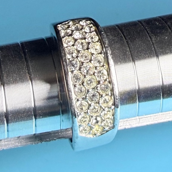 Silver toned Band Ring - Picture 5 of 7